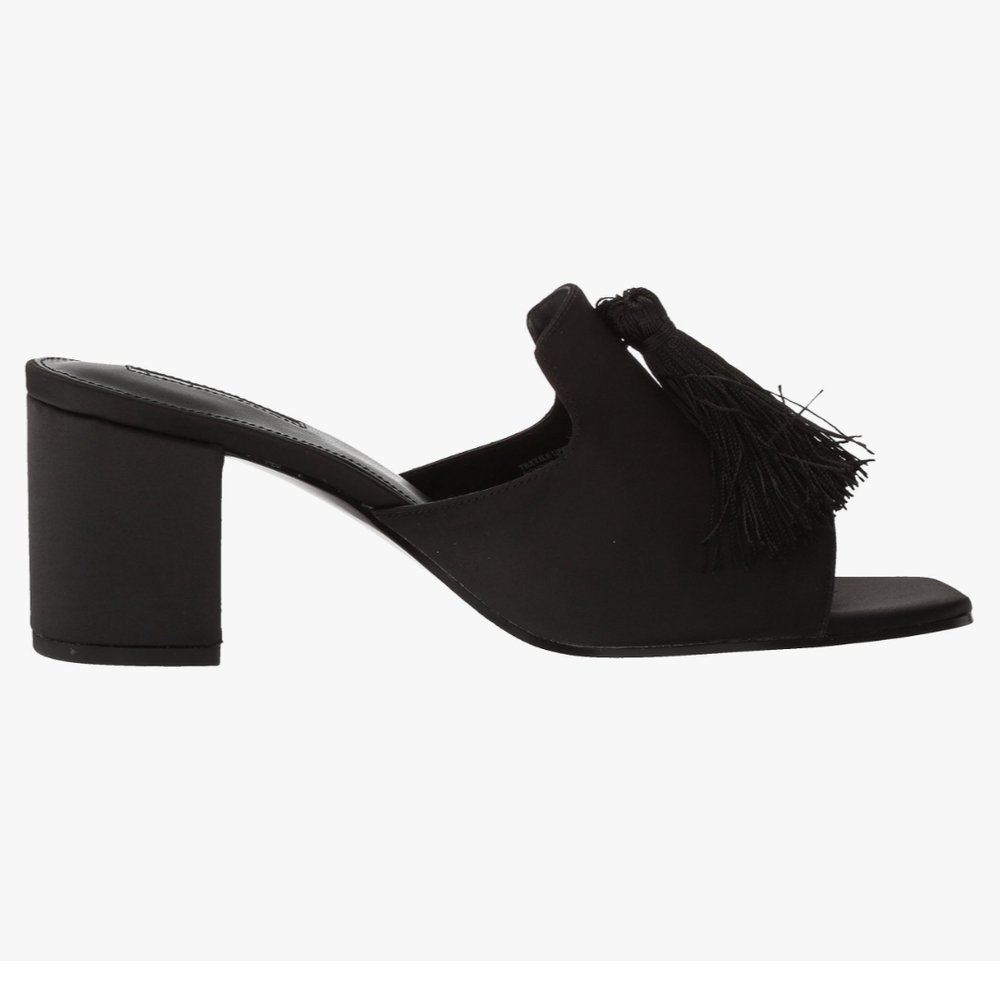CHARLES DAVID Women's Chia Pump